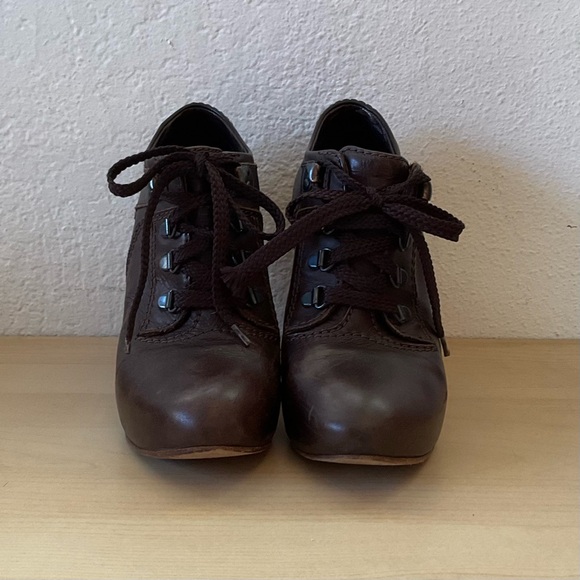 Brown Leather Chloe High Heel Booties, size 7.5-8 - Picture 2 of 8